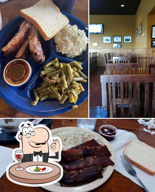 MidTown BBQ & Grill in Monticello Restaurant menu and reviews