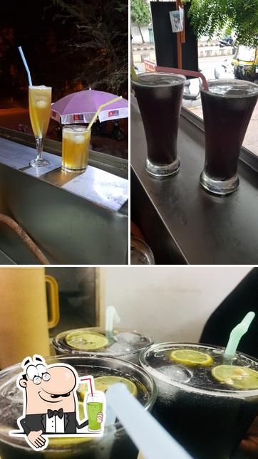 Al fazal cafe provides a variety of drinks