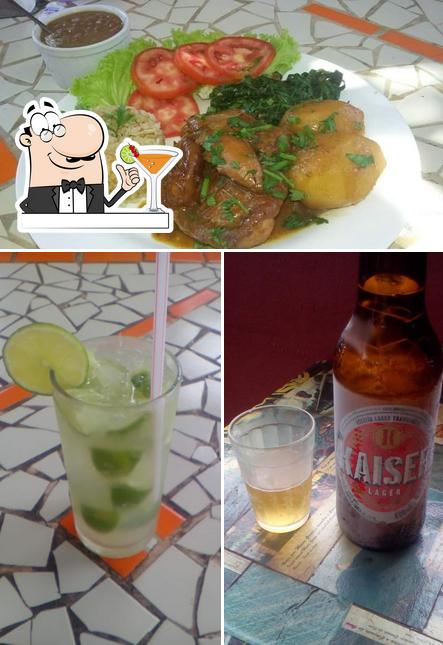Confira a foto apresentando bebida e comida no Fim da Trilha Bar e Restaurante