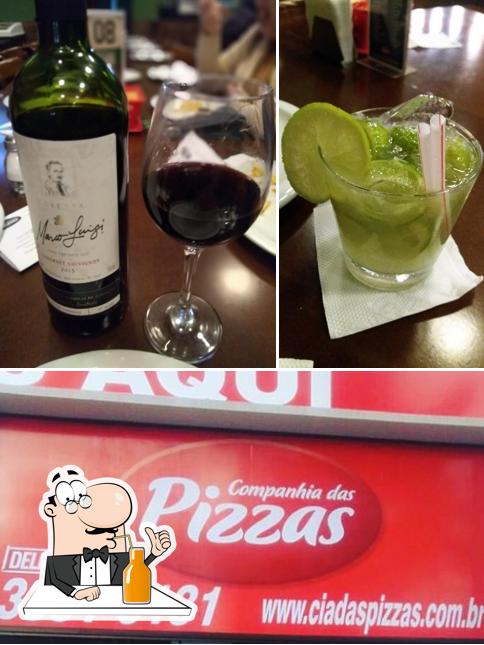 Desfrute de um drinque no Companhia das Pizzas Zona Sul