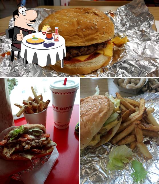 Five Guys, 198 Maine Mall Rd in South Portland Restaurant menu and reviews