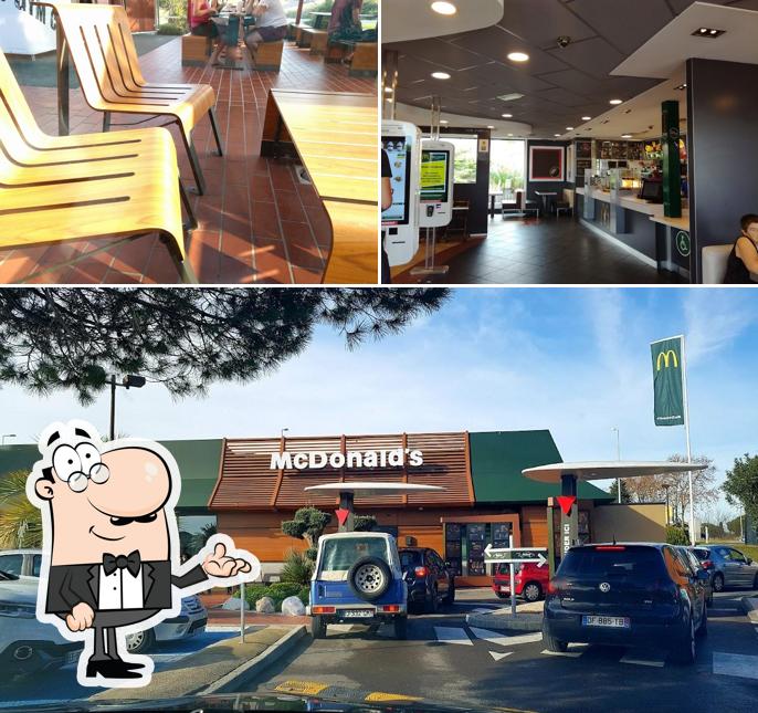 Installez-vous à l'une des tables de McDonald's