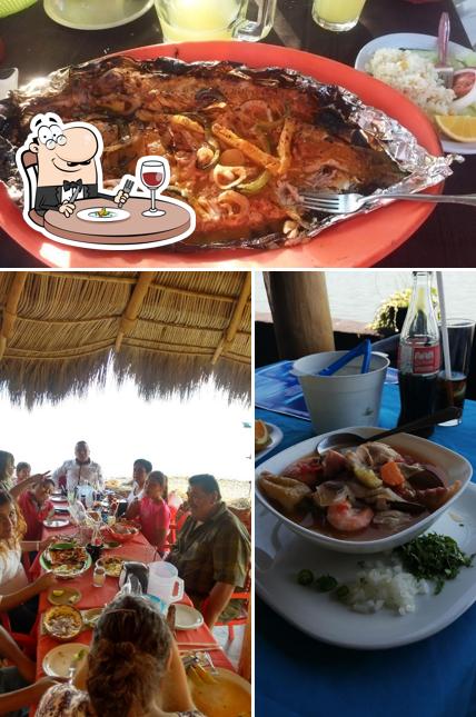 Еда в "Parrillada Playa Azul"