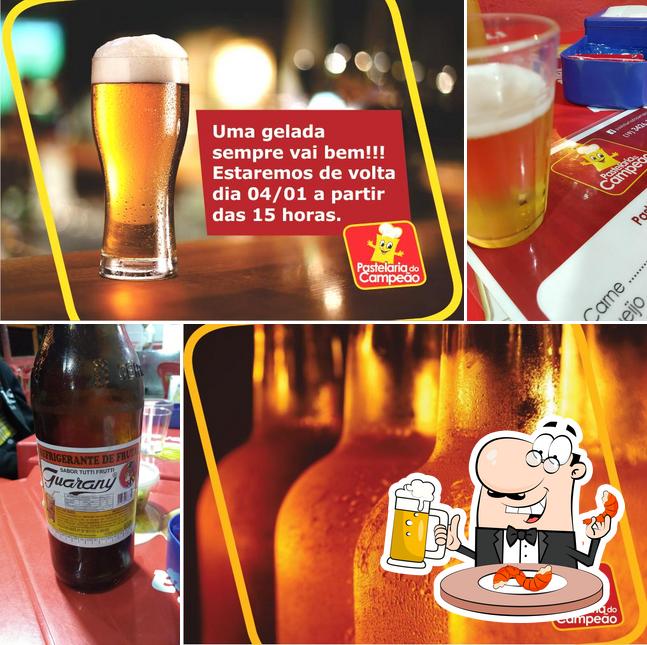 Você pode tomar uma tulipa de cerveja leve ou escura