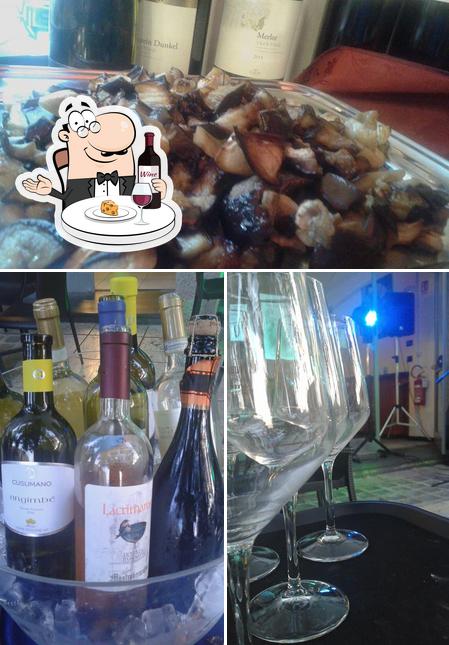 È gradevole bersi un bicchiere di vino a Bar Centrale