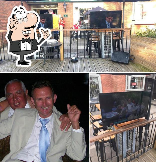The Rocket Pub & Kitchen, 2 Bowring Park Rd, Queens Dr in Liverpool