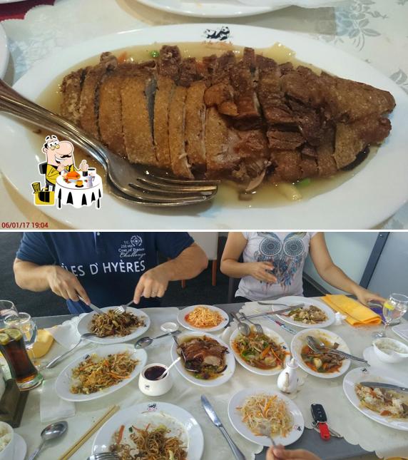 Еда в "Restoran Kunlun"