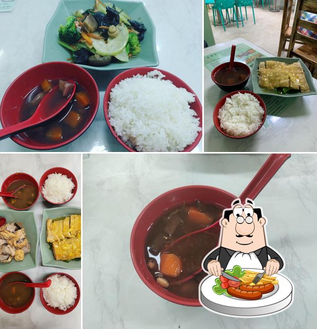 Food at Yat Sum Vegetarian Restaurant (TST)