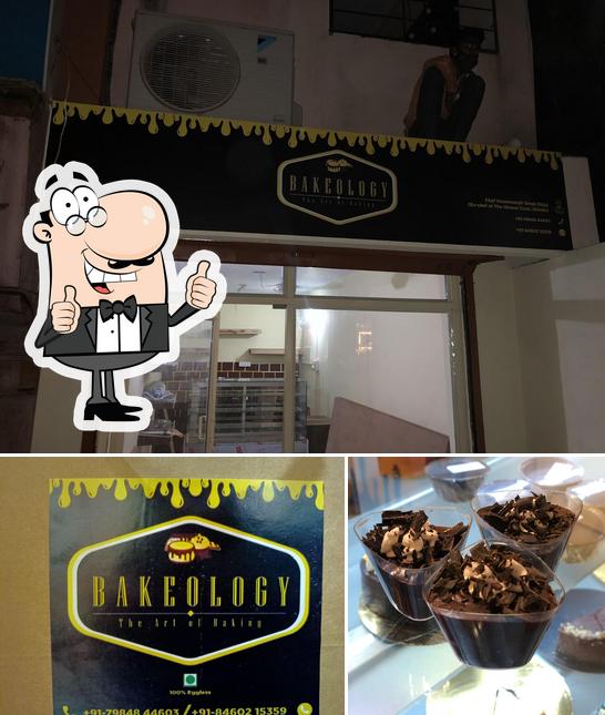 Here's a photo of Bakeology