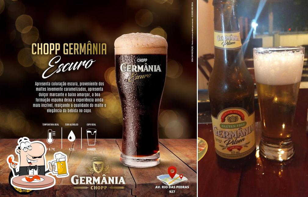 Você pode tomar uma tulipa de cerveja leve ou escura