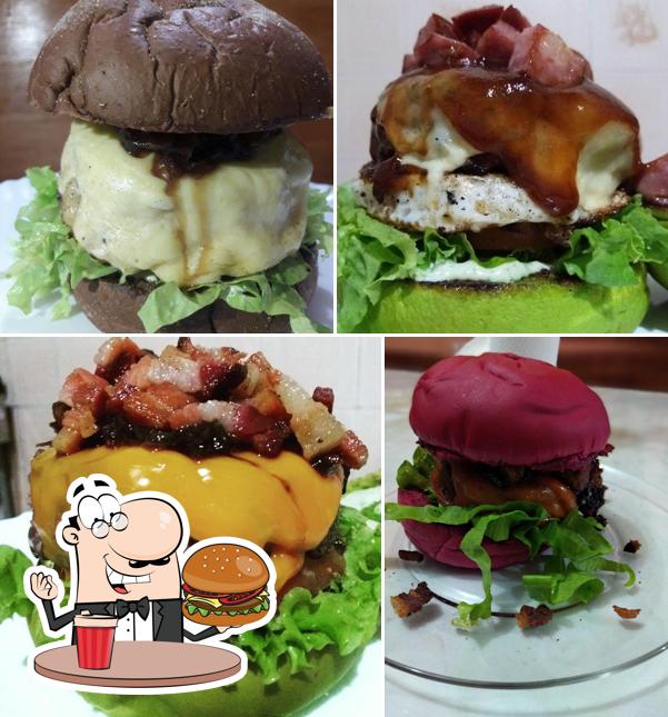 Peça um hambúrguer no ACOB Hamburgueria Gourmet