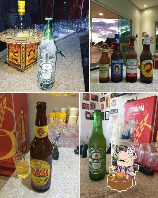 Desfute uma tulipa de cerveja leve ou escura