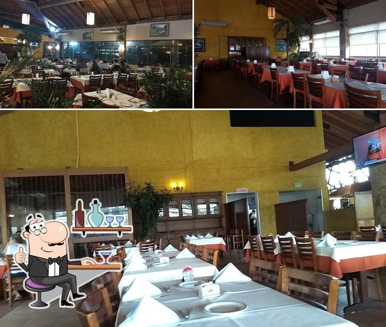 O interior do Gramado Grill Raposo