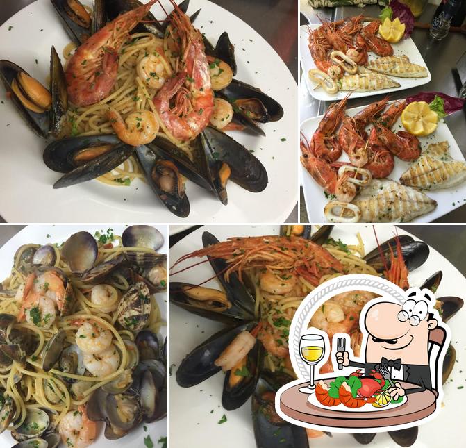 Try out seafood at Happy bar