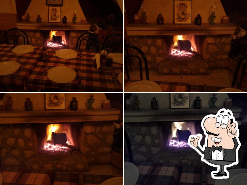 Lichnari Traditional Charcoal Grill Taverna ! Όλα στα κάρβουνα!