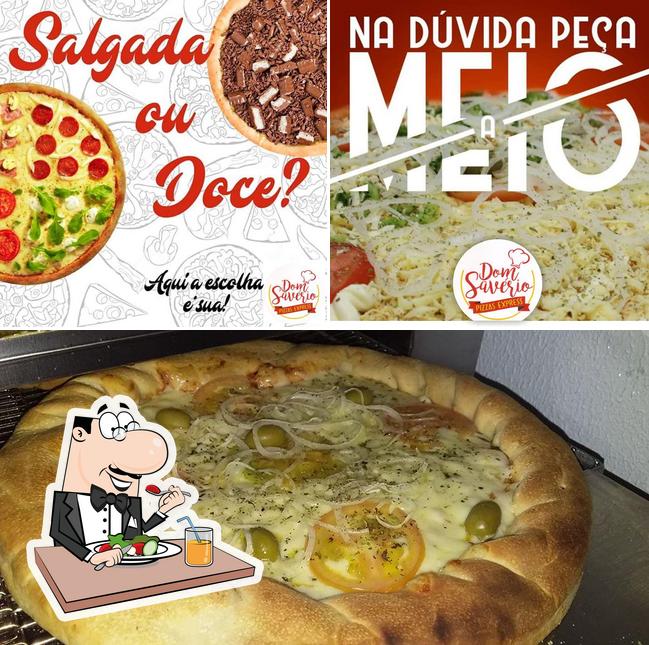 Comida em Pizzaria Dom Savério