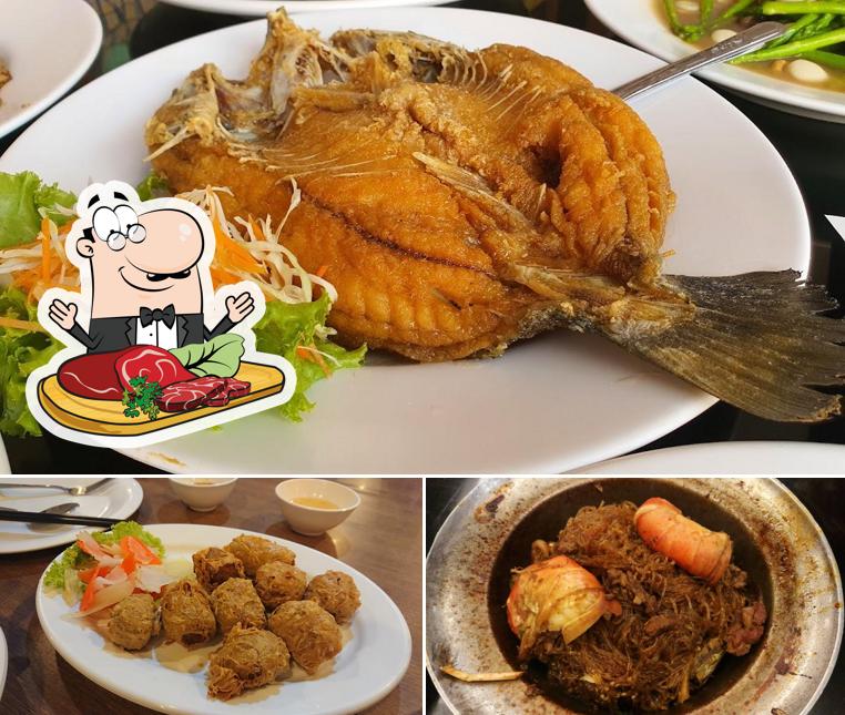 Pide una receta con carne en Somboon Seafood (Bantadthong)