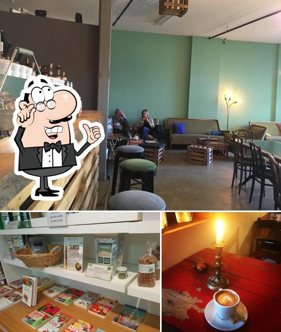 La foto della interni e tavolo da pranzo di Finkmüller