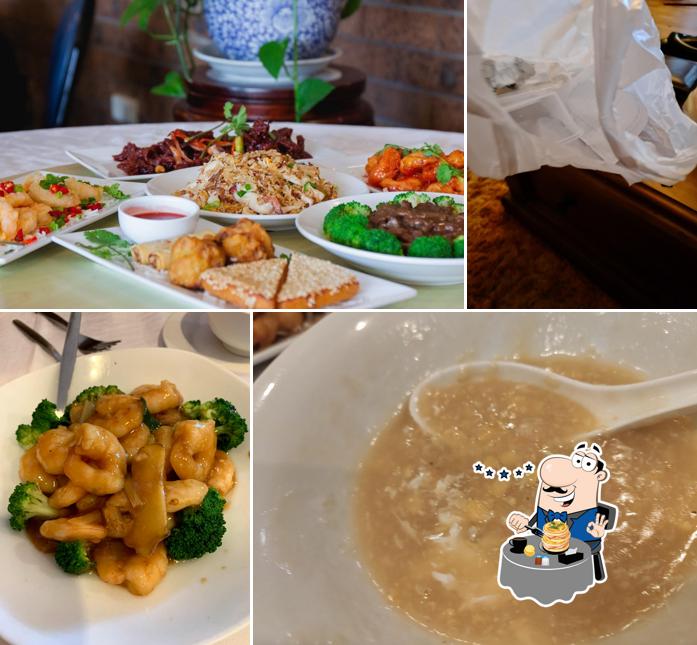 Lotus Court Chinese Restaurant in Long Jetty Restaurant menu and reviews