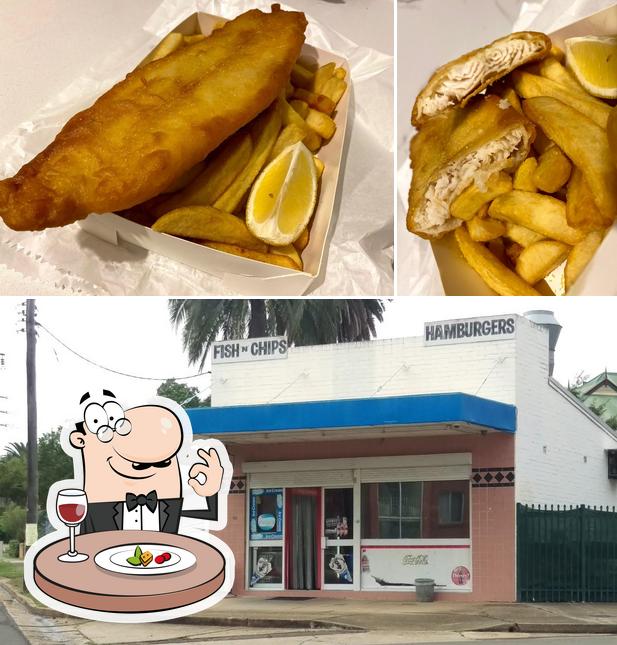 Among different things one can find food and exterior at Round Corner Seafood