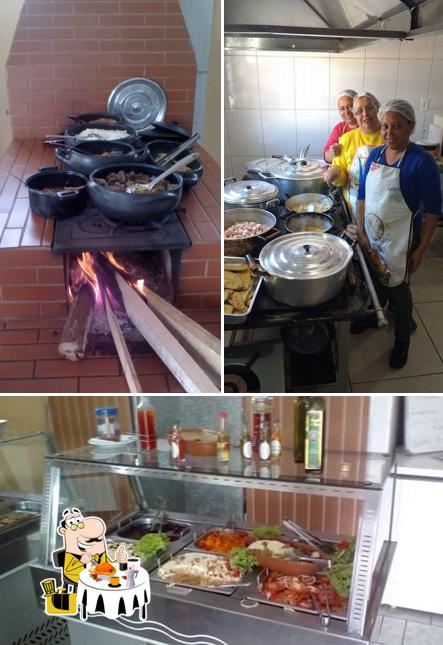 Comida em Restaurante Panela Velha