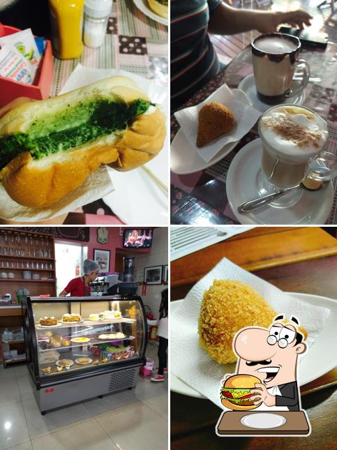 Experimente um hambúrguer no Milili Doces Cafe e Confeitaria