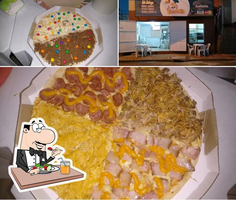 A imagem do American lanches e pizzas’s comida e interior