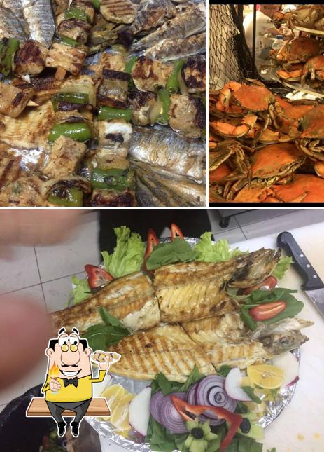 Order seafood at Çarşı Yengeç Restaurant