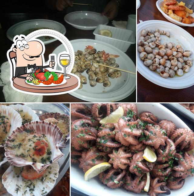 Try out seafood at Tutto il mare da Rico food truck