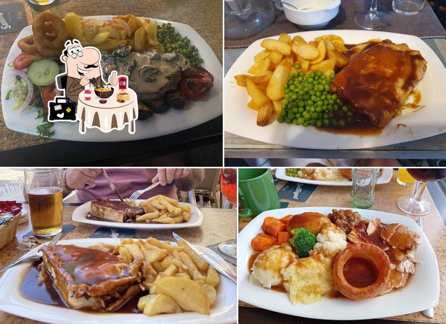Top 7 pubs & bars in Cala Millor, september 2024 Restaurant Guru