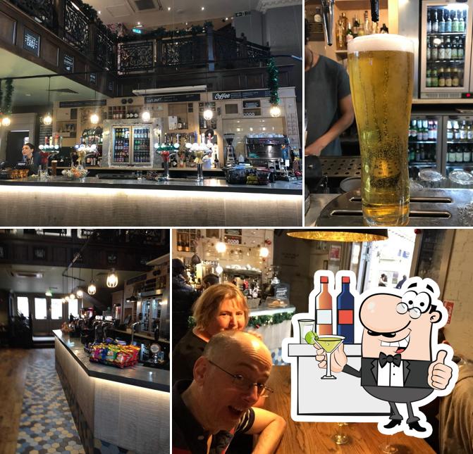 Beer House, Victoria Place Shopping Centre 115 Buckingham Palace Road