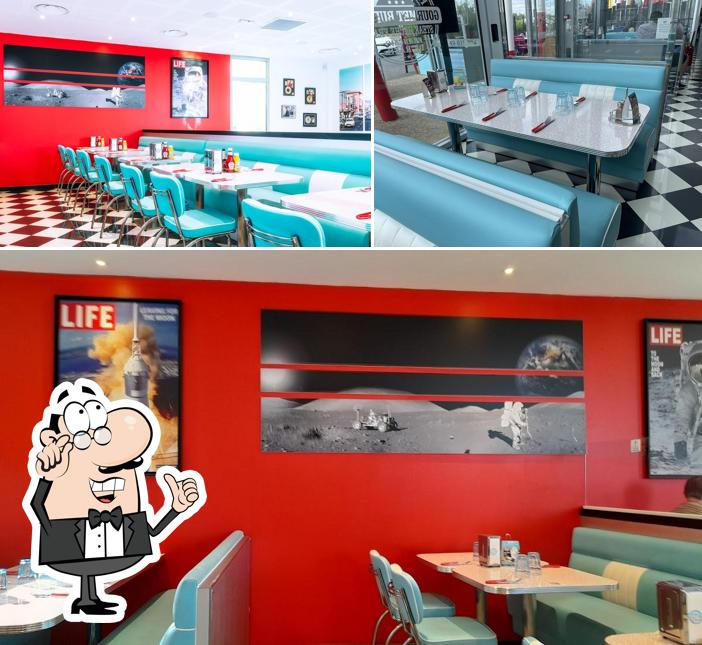 Découvrez l'intérieur de Holly's Diner Poitiers