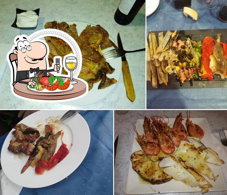 Order seafood at Restaurante Mosset