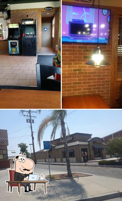 The picture of Pizza Hut’s interior and exterior