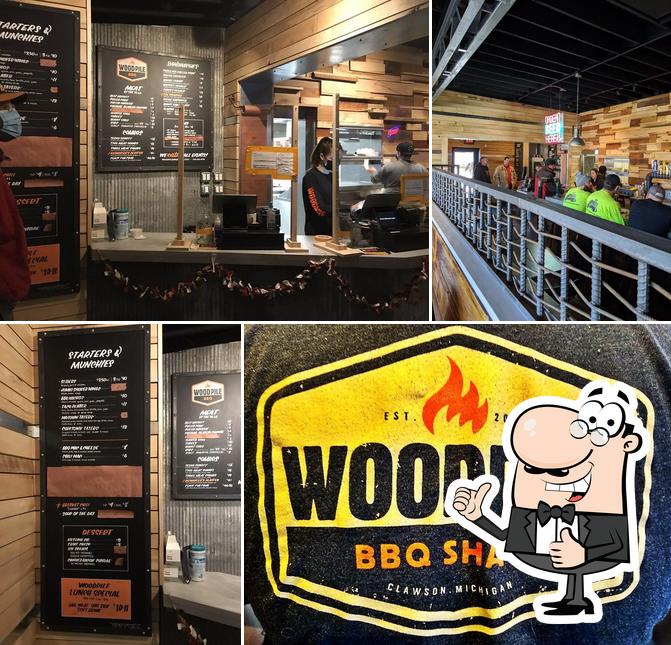 Woodpile BBQ, Madison Heights, 630 E Eleven Mile Rd Carta del restaurante y opiniones