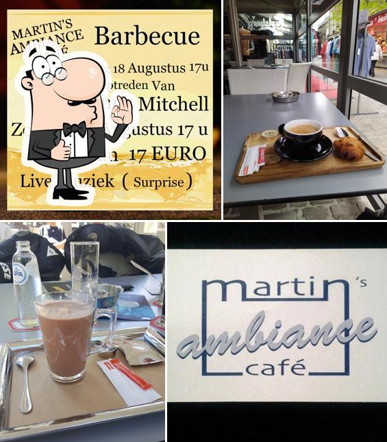 Vea esta foto de Martin's Ambiance Cafe