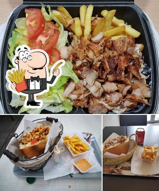 Essayez des frites à Efes Kebab