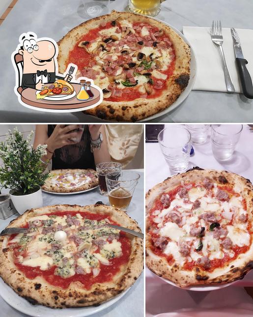 A Napoli's Osimo, puoi assaggiare una bella pizza