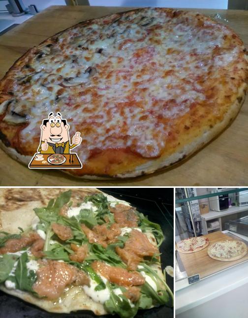 Prenditi una pizza a Piadineria Pizzeria Hamburgheria Dolceria Lo Strano Posto