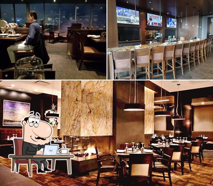 L'intérieur de The Keg Steakhouse + Bar - Esplanade