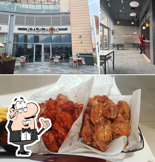 Kyochon - First Avenue Mall Motor City se distingue por su interior y comida