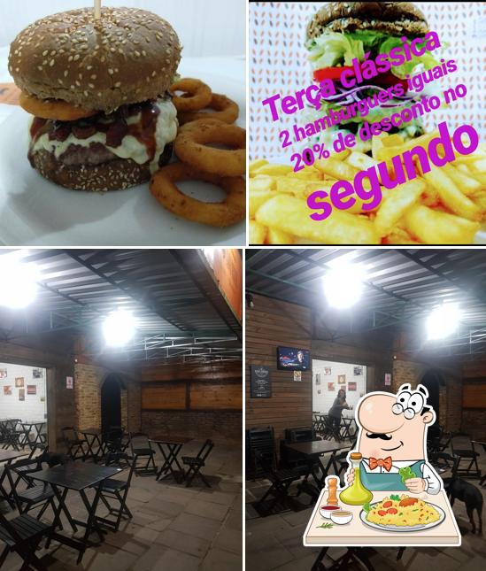 Esta é a foto mostrando comida e interior no Oficina Do Hamburguer