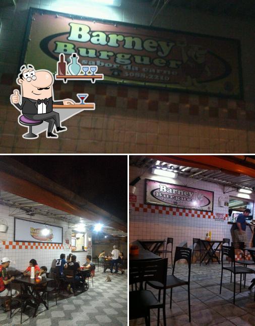 O interior do J. Burguer