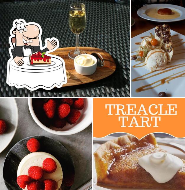 Pub y bar Half Moon & Spread Eagle, Micheldever, Winchester Rd