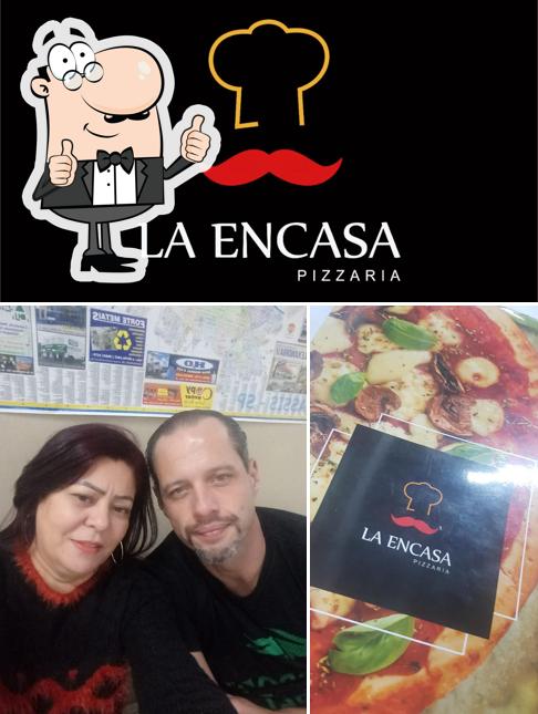 See the photo of Pizzaria La Encasa Pizza Delivery Artesanal Pizzas Gourmet Assis