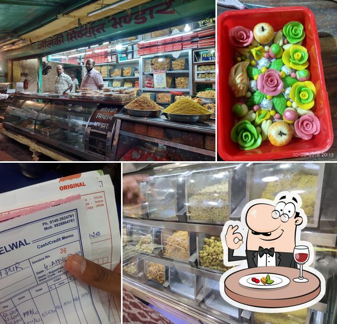 Food at Solanki Misthan Bhandar
