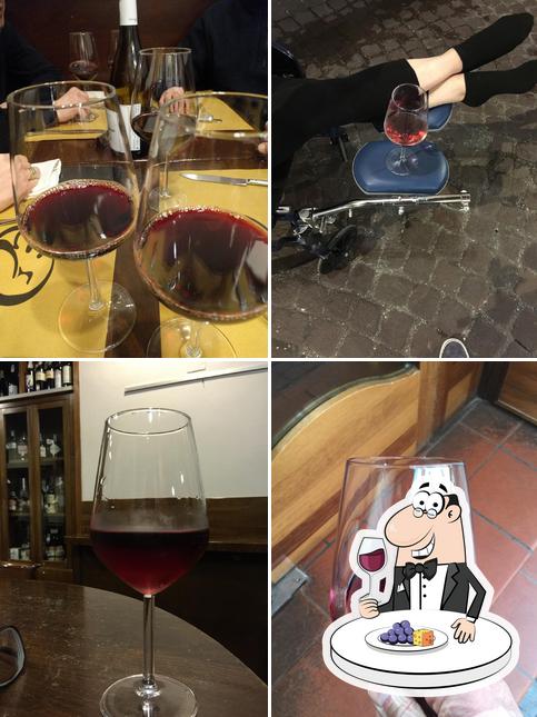 Il est fort sympathique de déguster un verre de vin à Enoteca Centrale Teramo