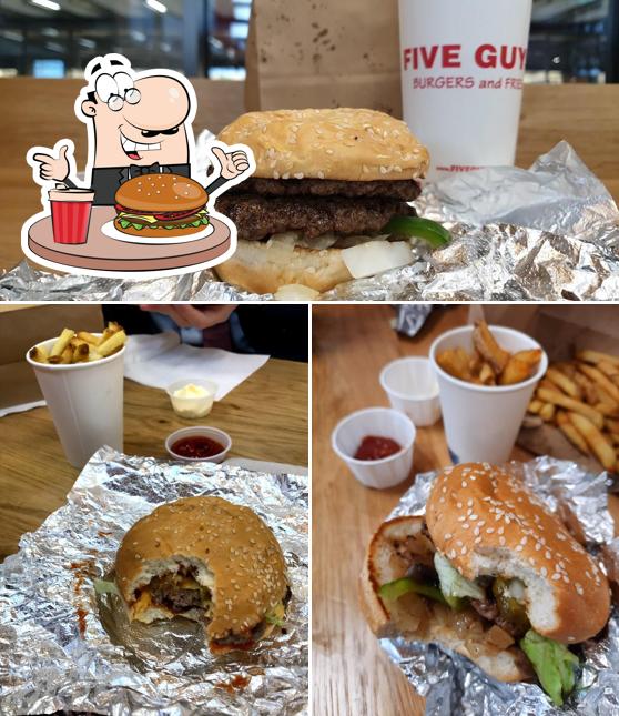 Prova un hamburger a Five Guys Eaux-Vives