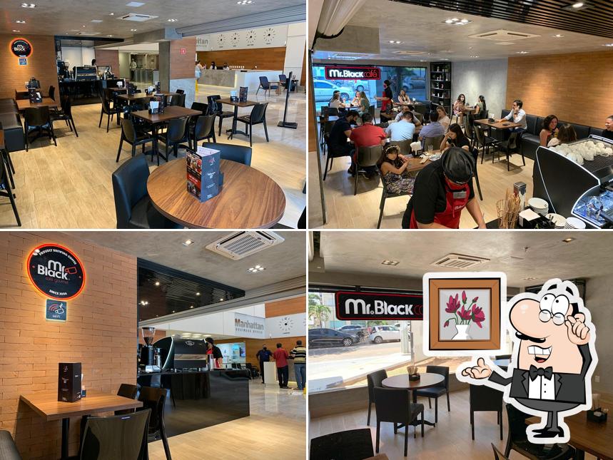 Mr. Black Café Manhatan Business Natal