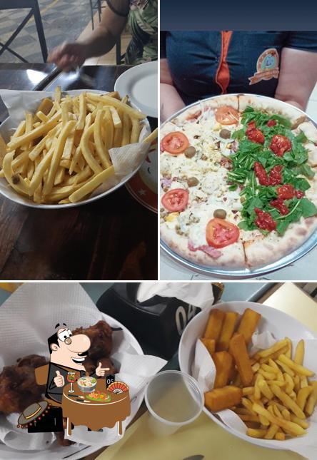 Food at Frango Frito & Pizzaria